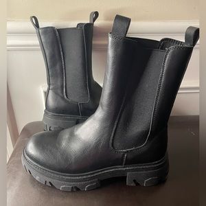 Women size 8 1/2 Black Combat boots